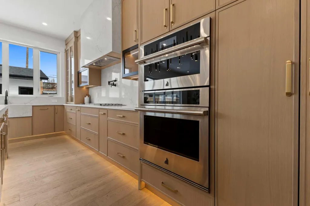 1910 Broadview Road NW Calgary AB T2N 3H7