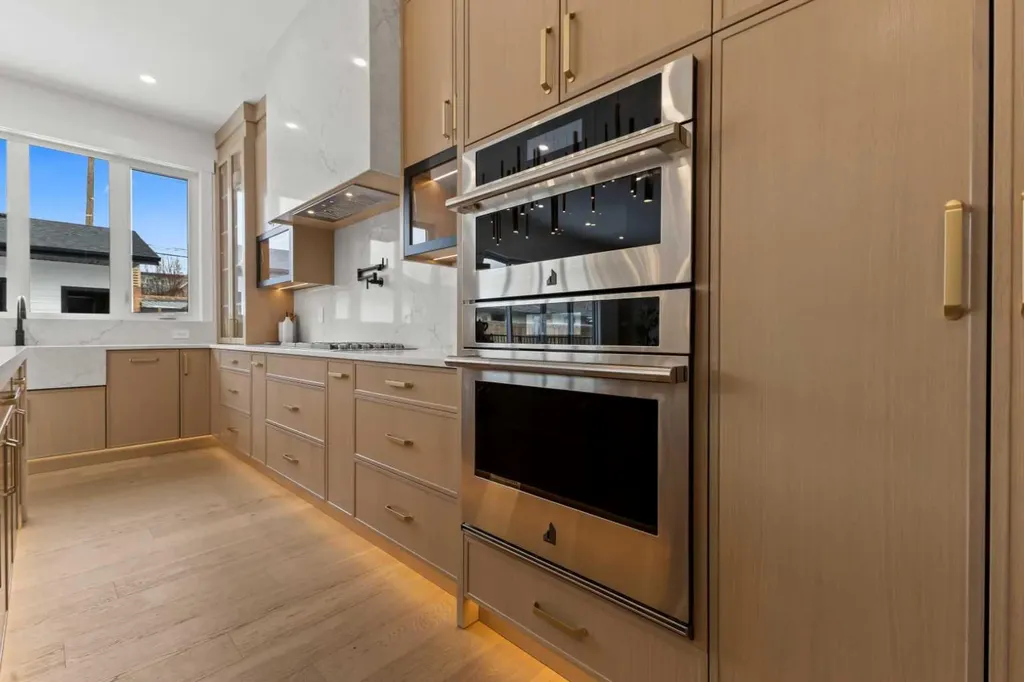 1910 Broadview Road NW Calgary AB T2N 3H7