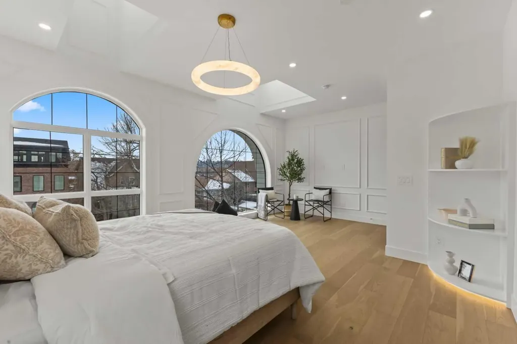 1910 Broadview Road NW Calgary AB T2N 3H7