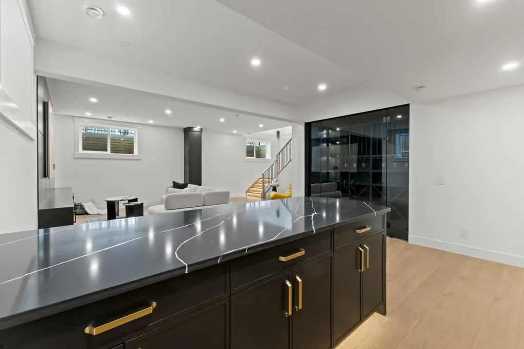 1910 Broadview Road NW Calgary AB T2N 3H7