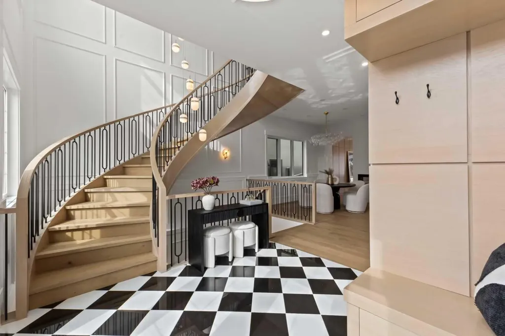 1910 Broadview Road NW Calgary AB T2N 3H7