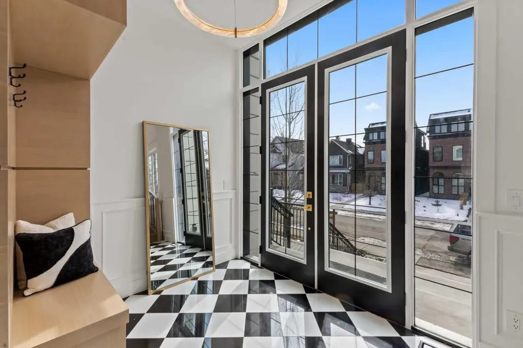 1910 Broadview Road NW Calgary AB T2N 3H7