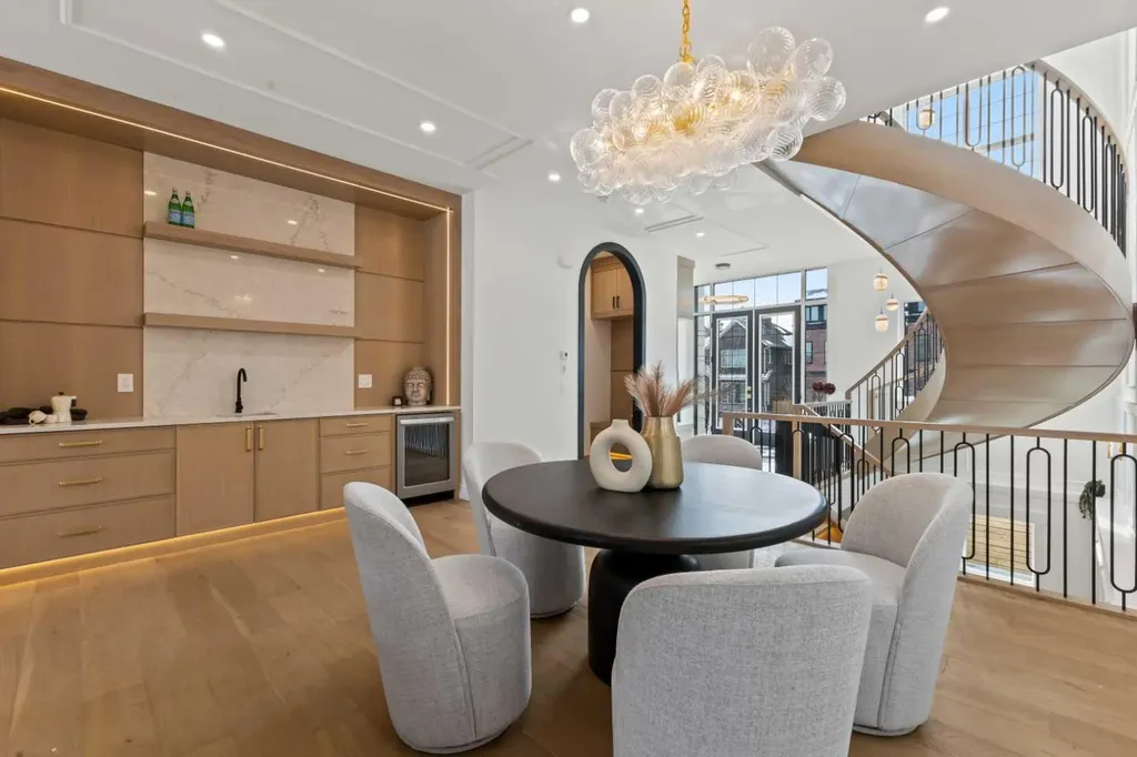 1910 Broadview Road NW Calgary AB T2N 3H7