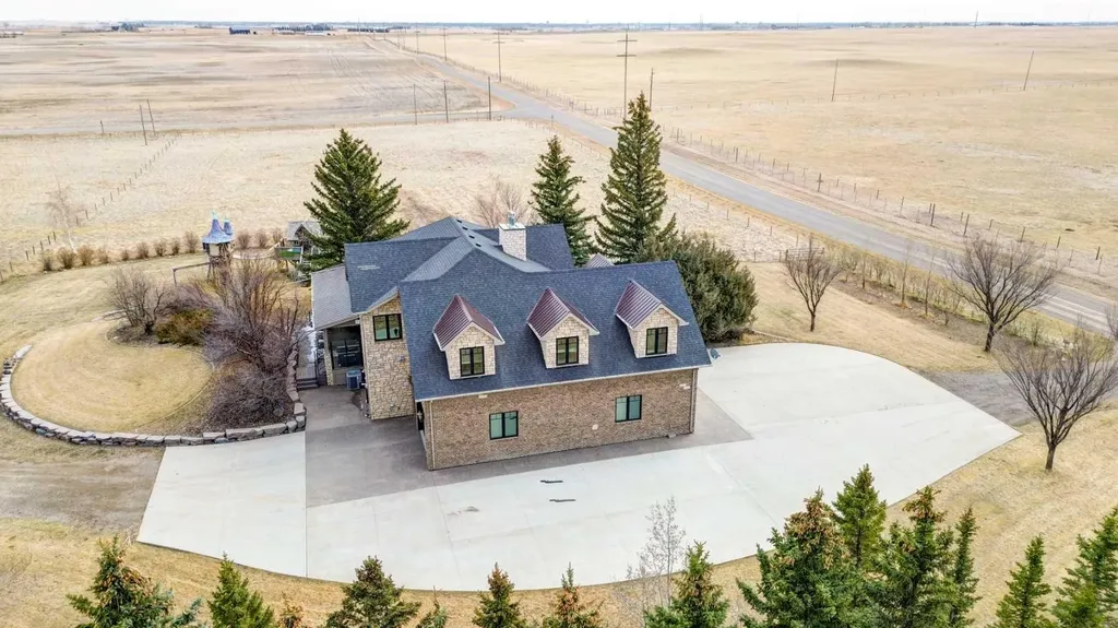 224010 Twp Road 9-2 Rural Lethbridge County AB T0L0V1