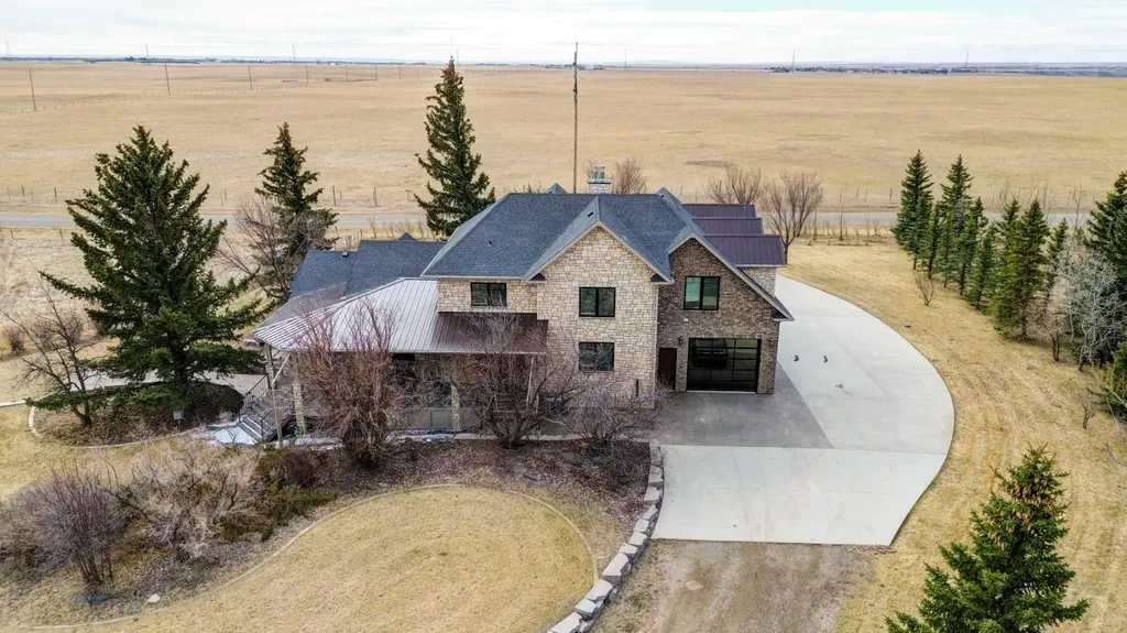 224010 Twp Road 9-2 Rural Lethbridge County AB T0L0V1