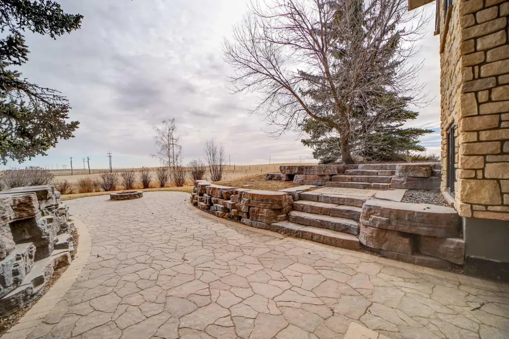 224010 Twp Road 9-2 Rural Lethbridge County AB T0L0V1