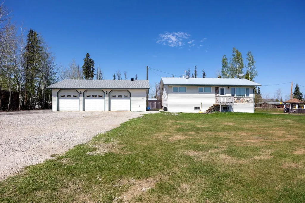 100 Christina Drive Anzac AB T0P 1J0