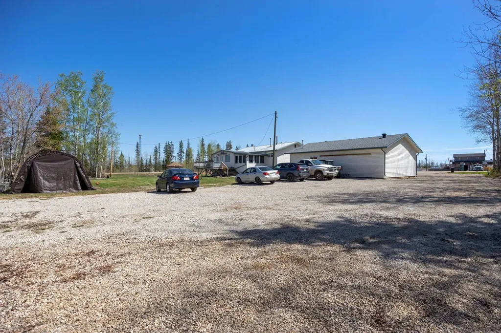 100 Christina Drive Anzac AB T0P 1J0