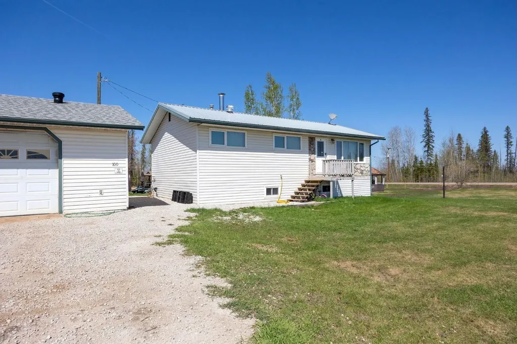 100 Christina Drive Anzac AB T0P 1J0