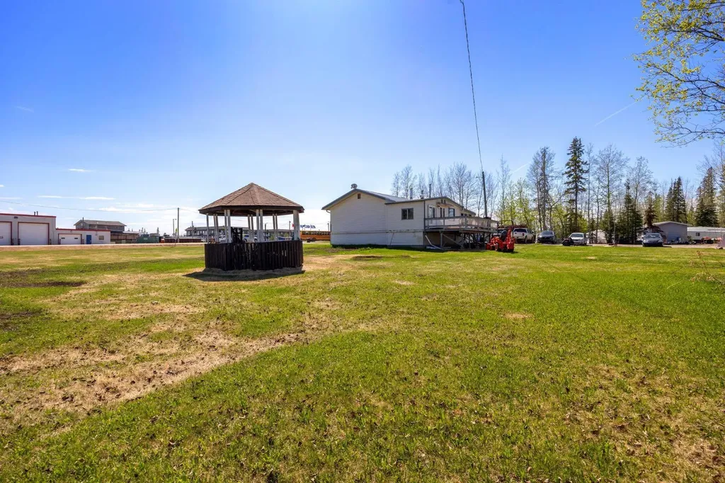 100 Christina Drive Anzac AB T0P 1J0