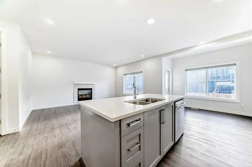 772 Edgefield Crescent Strathmore AB T1P 0H5