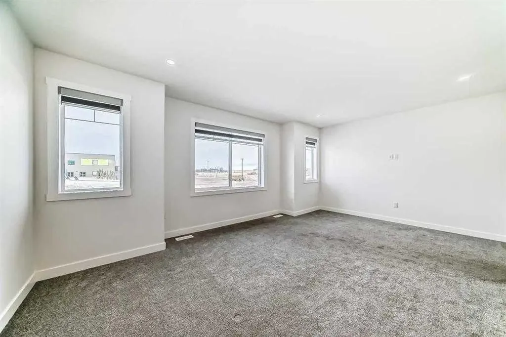 772 Edgefield Crescent Strathmore AB T1P 0H5