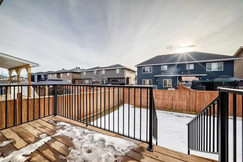 772 Edgefield Crescent Strathmore AB T1P 0H5