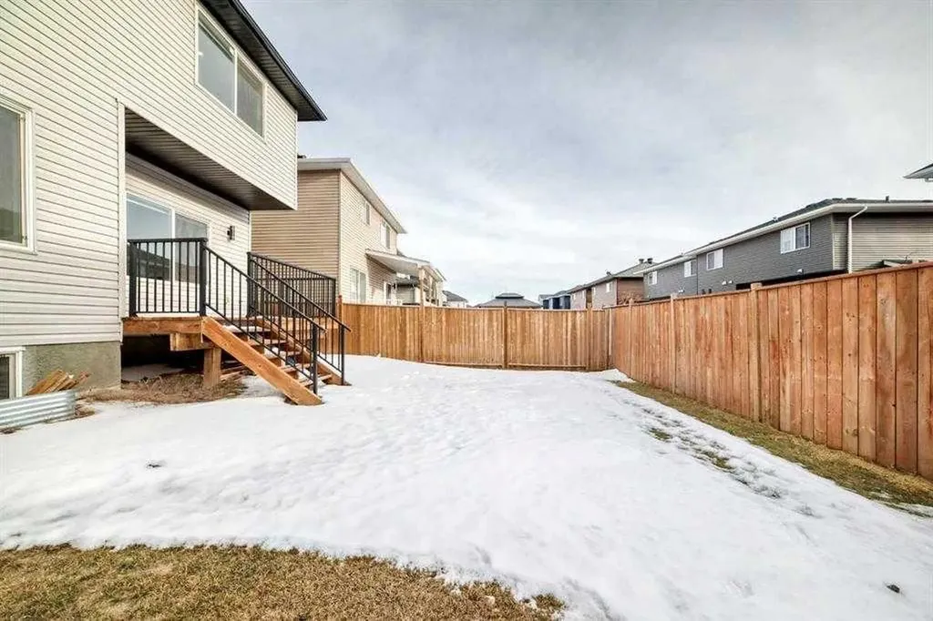 772 Edgefield Crescent Strathmore AB T1P 0H5