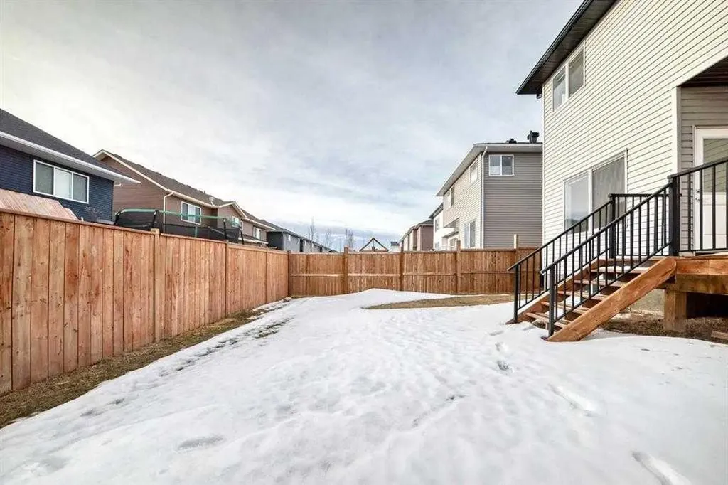 772 Edgefield Crescent Strathmore AB T1P 0H5