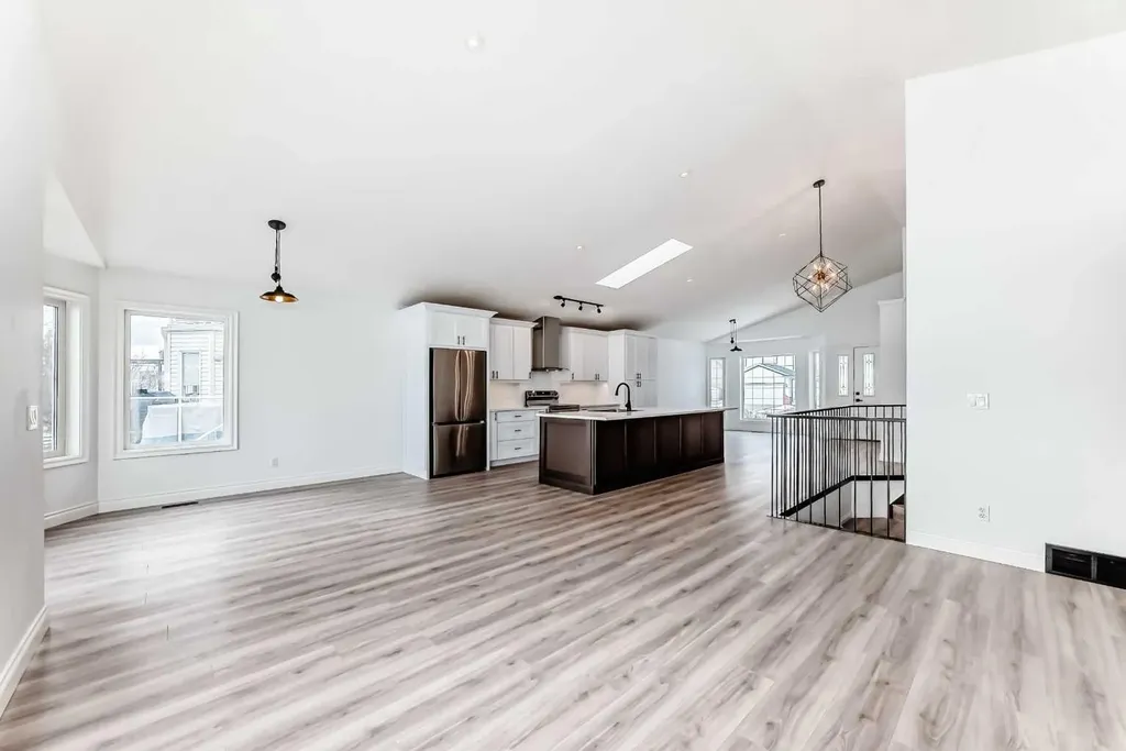 228 Woodside Crescent NW Airdrie AB T4B 2G8