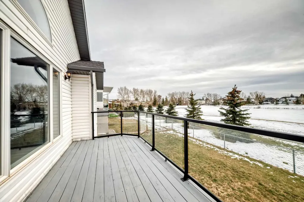 228 Woodside Crescent NW Airdrie AB T4B 2G8