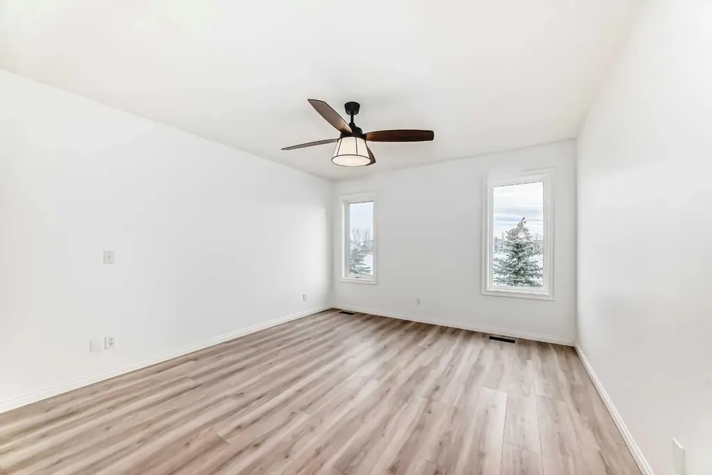 228 Woodside Crescent NW Airdrie AB T4B 2G8