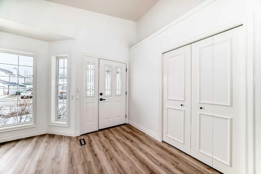228 Woodside Crescent NW Airdrie AB T4B 2G8