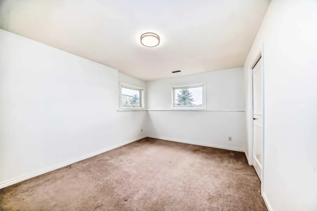 228 Woodside Crescent NW Airdrie AB T4B 2G8