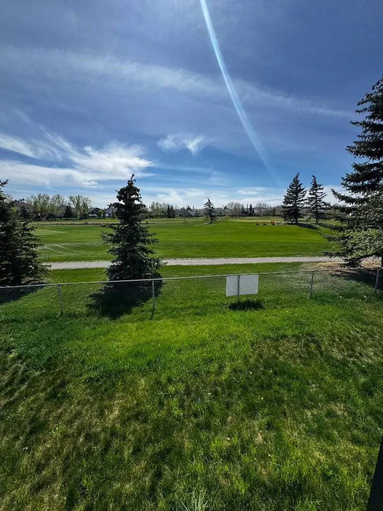 228 Woodside Crescent NW Airdrie AB T4B 2G8