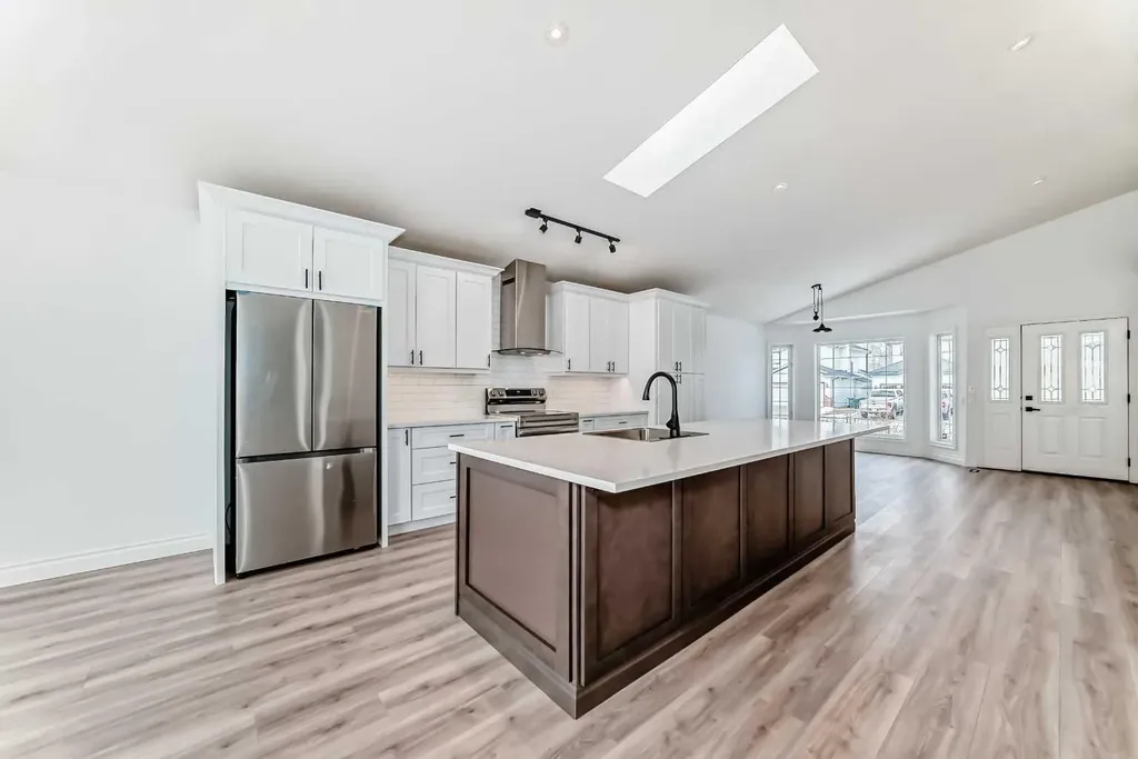 228 Woodside Crescent NW Airdrie AB T4B 2G8