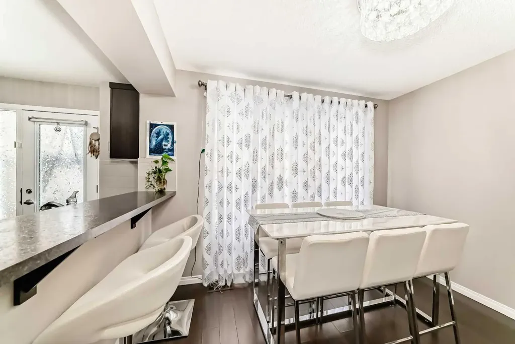 127 Windford Gardens SW Airdrie AB T4B 4A5