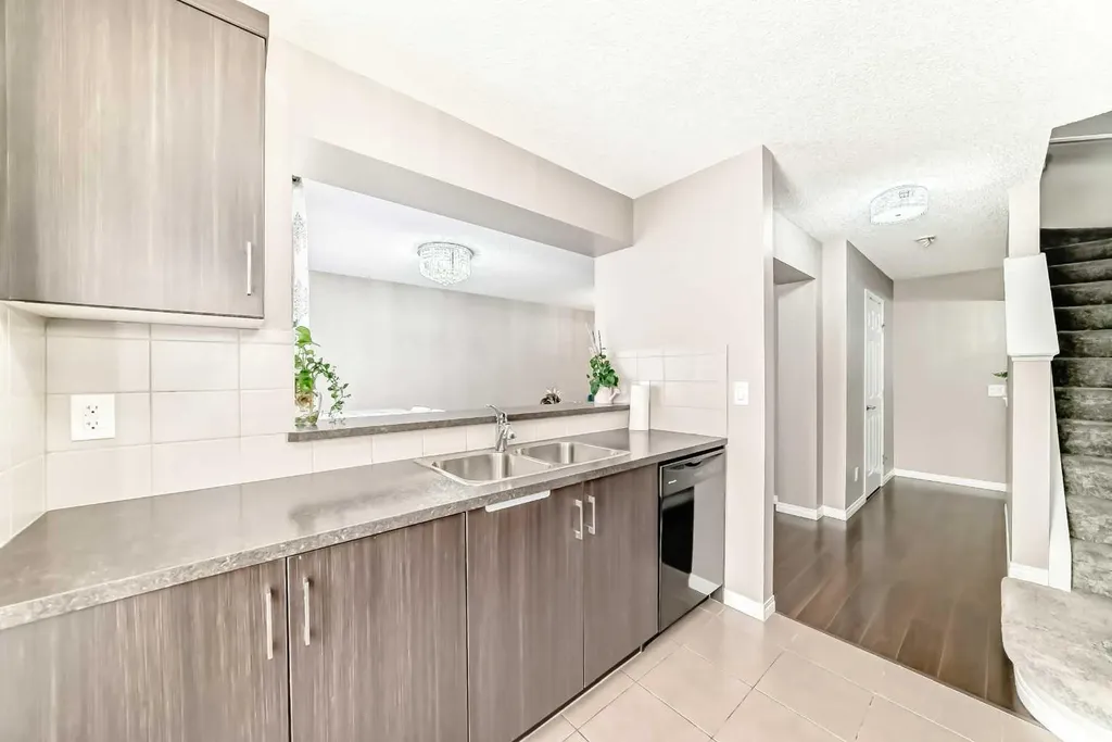 127 Windford Gardens SW Airdrie AB T4B 4A5