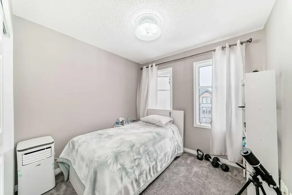 127 Windford Gardens SW Airdrie AB T4B 4A5
