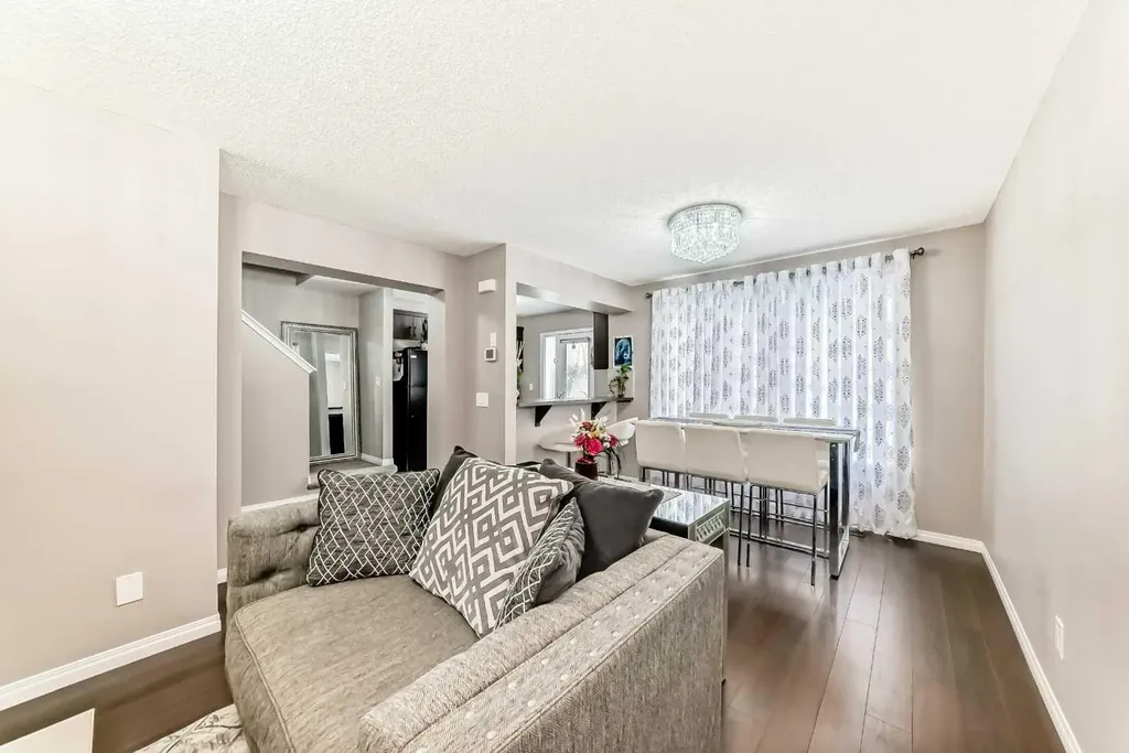 127 Windford Gardens SW Airdrie AB T4B 4A5