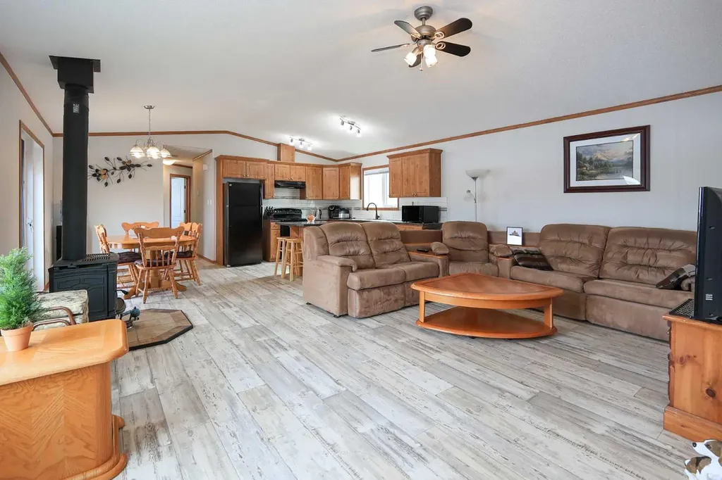 39204 Range Road232.5 Rural Lacombe County AB T0C 0B0