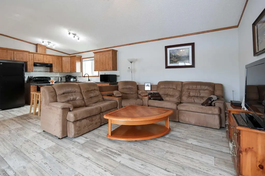 39204 Range Road232.5 Rural Lacombe County AB T0C 0B0