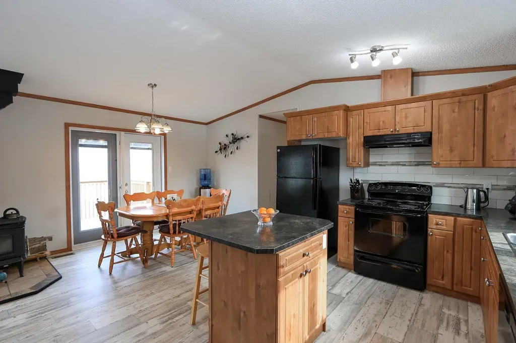 39204 Range Road232.5 Rural Lacombe County AB T0C 0B0