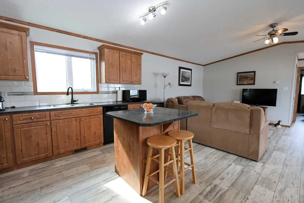 39204 Range Road232.5 Rural Lacombe County AB T0C 0B0