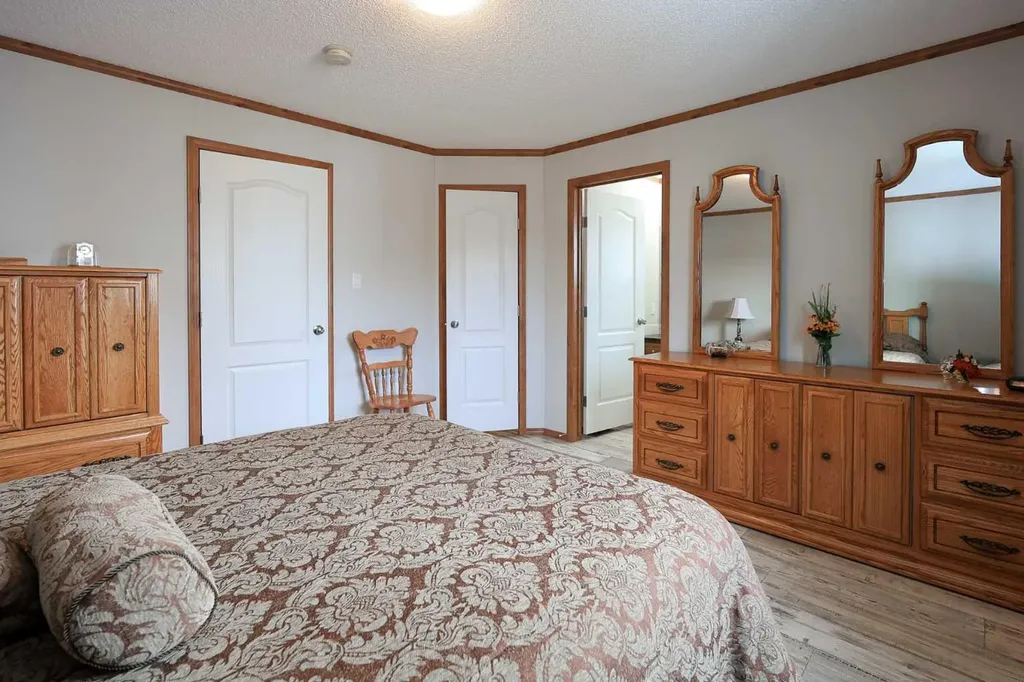 39204 Range Road232.5 Rural Lacombe County AB T0C 0B0