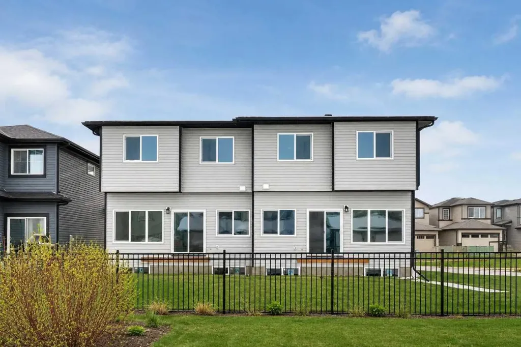25 Linden Place Rural Red Deer County AB T4E 3C4
