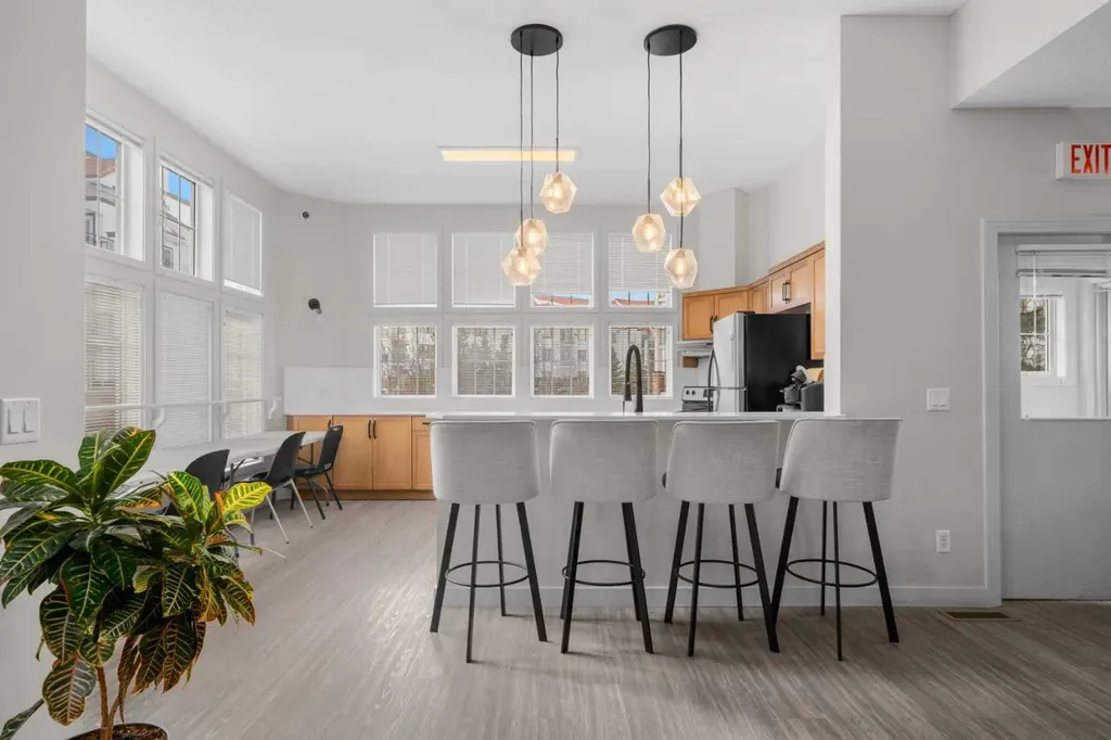 60 Royal Oak Plaza NW Calgary AB T3G 0A7