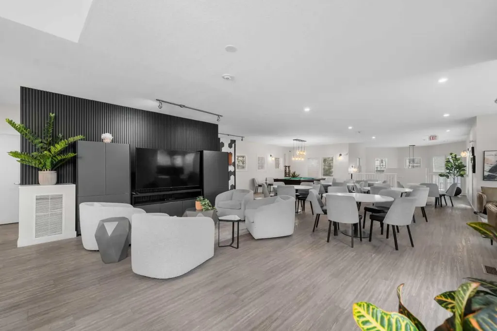 60 Royal Oak Plaza NW Calgary AB T3G 0A7