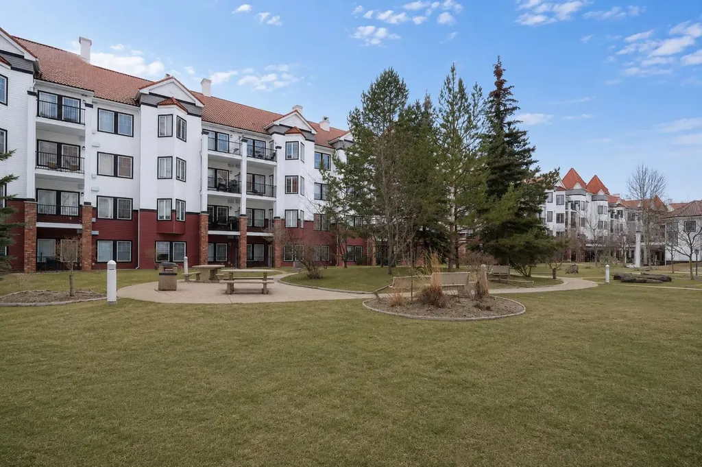 60 Royal Oak Plaza NW Calgary AB T3G 0A7