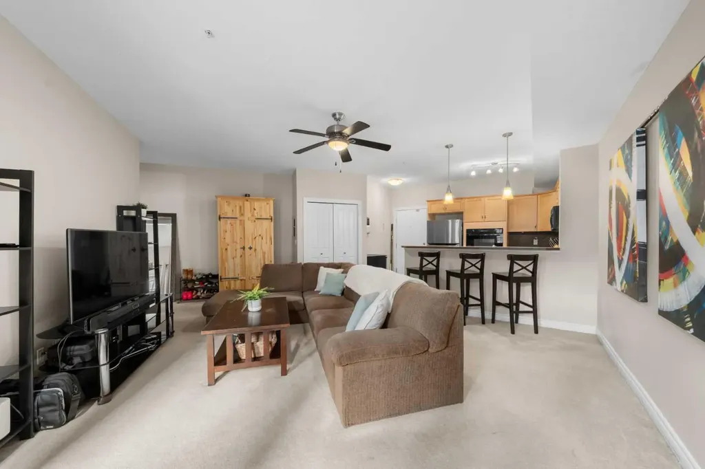 60 Royal Oak Plaza NW Calgary AB T3G 0A7