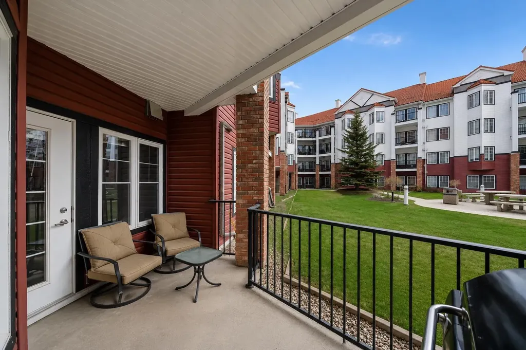 60 Royal Oak Plaza NW Calgary AB T3G 0A7