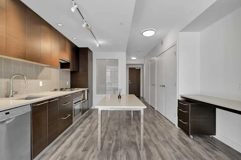 222 Riverfront Avenue SW Calgary AB T2P 0X2