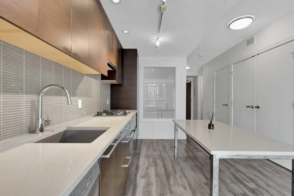 222 Riverfront Avenue SW Calgary AB T2P 0X2
