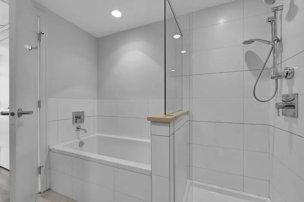 222 Riverfront Avenue SW Calgary AB T2P 0X2