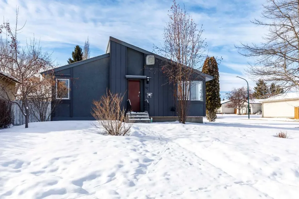 47 Olsen Street Red Deer AB T4N 5B8