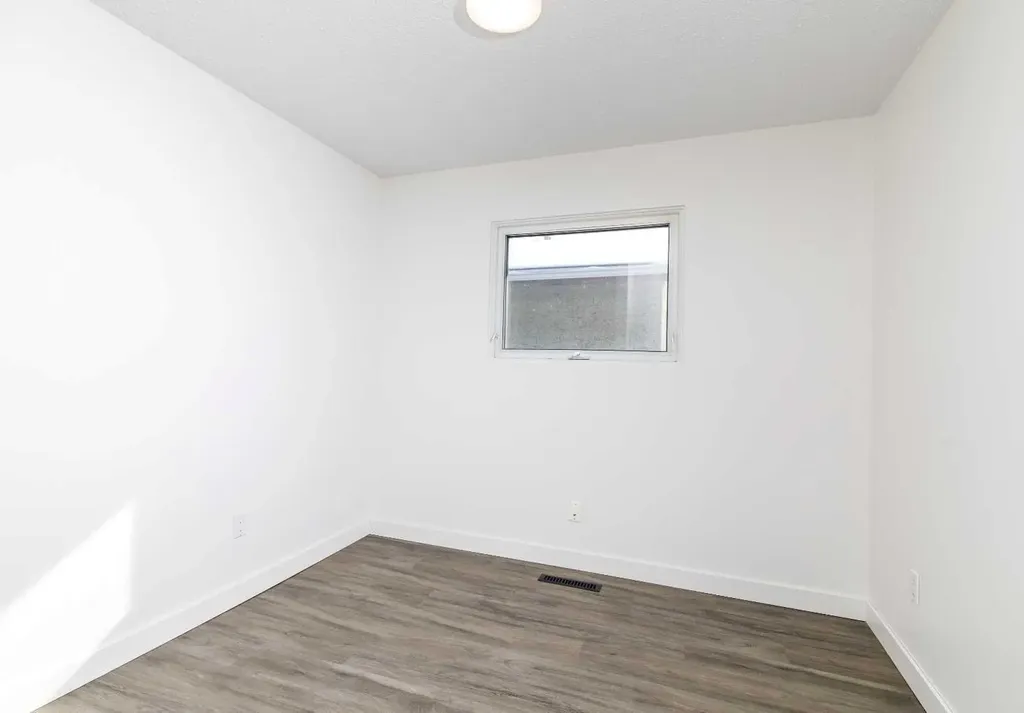 47 Olsen Street Red Deer AB T4N 5B8