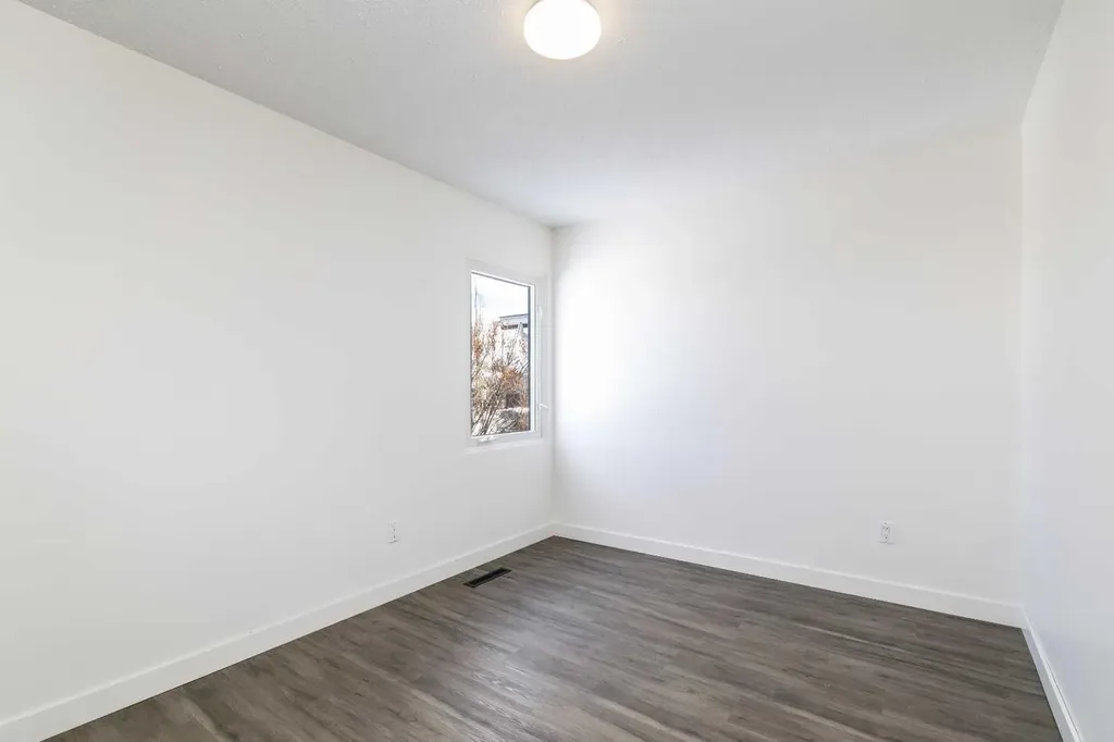 47 Olsen Street Red Deer AB T4N 5B8