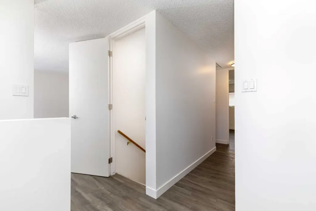 47 Olsen Street Red Deer AB T4N 5B8
