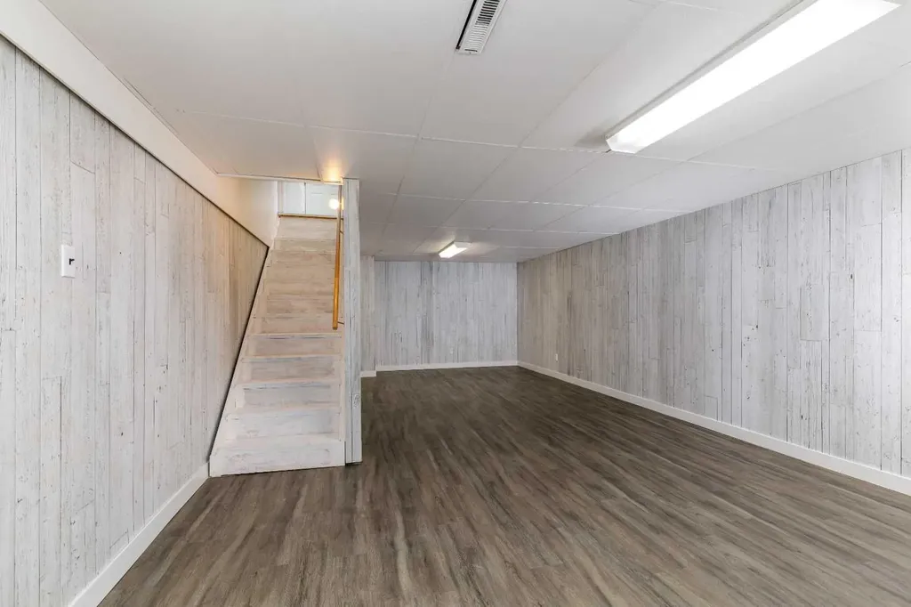 47 Olsen Street Red Deer AB T4N 5B8