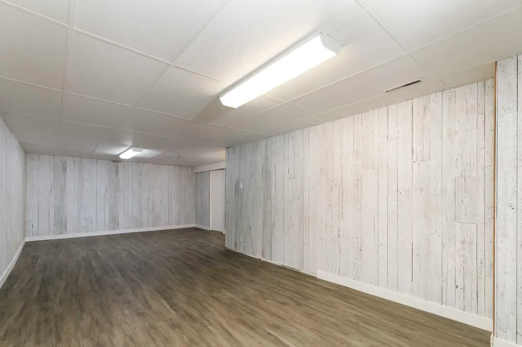 47 Olsen Street Red Deer AB T4N 5B8